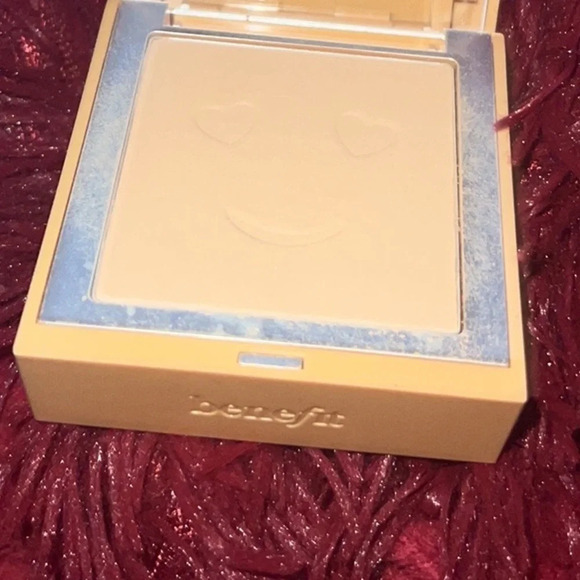 Benefit Hello Happy Velvet Powder  Foundation #7 - Picture 5 of 6
